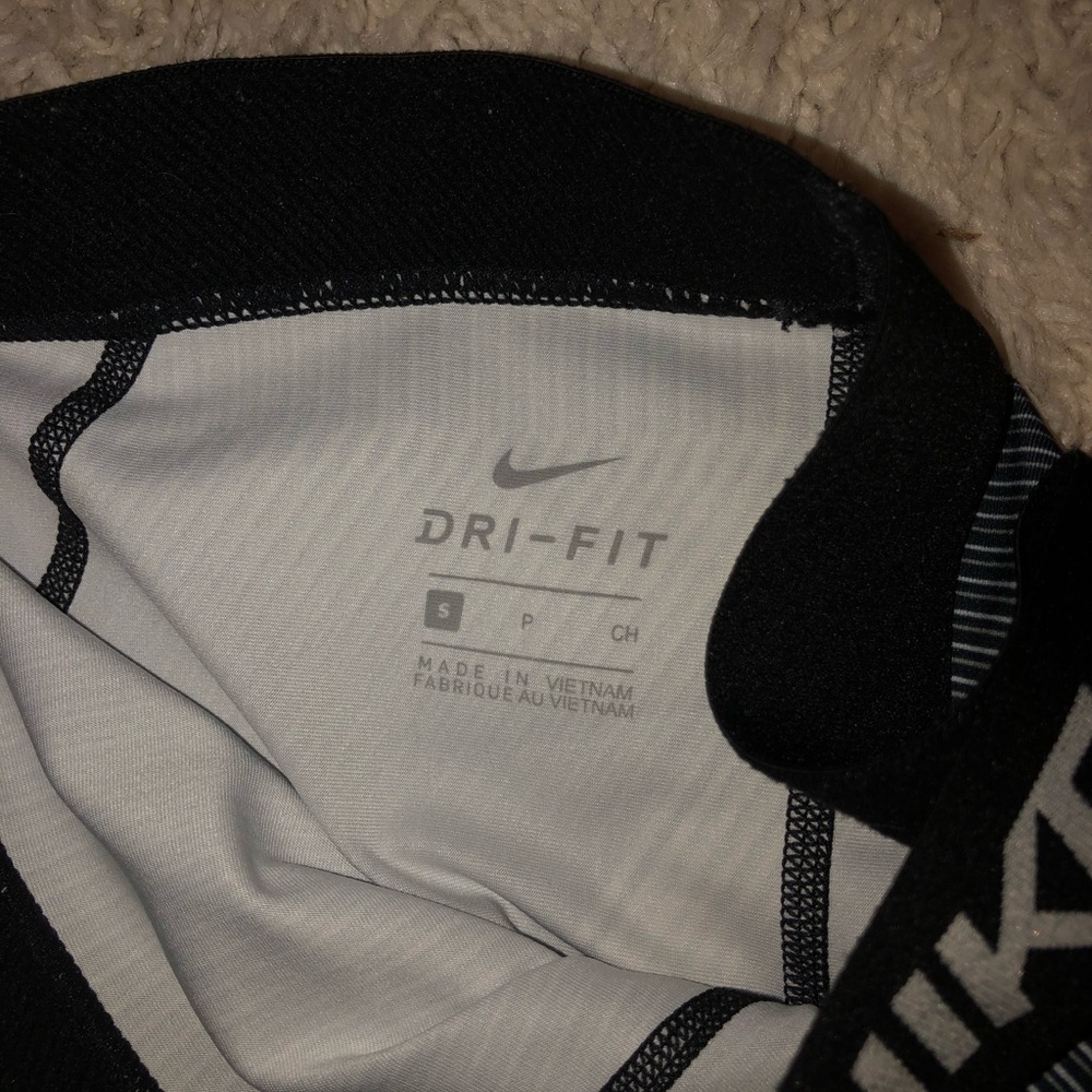 Patterned nike pros - Picture 3 of 3